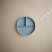 Mushie   -    Talerzyk Silikonowy z Przyssawką Powder Blue
