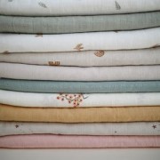 mushie -  Otulacz Kocyk Letni 100% Organic Cotton Rainbows