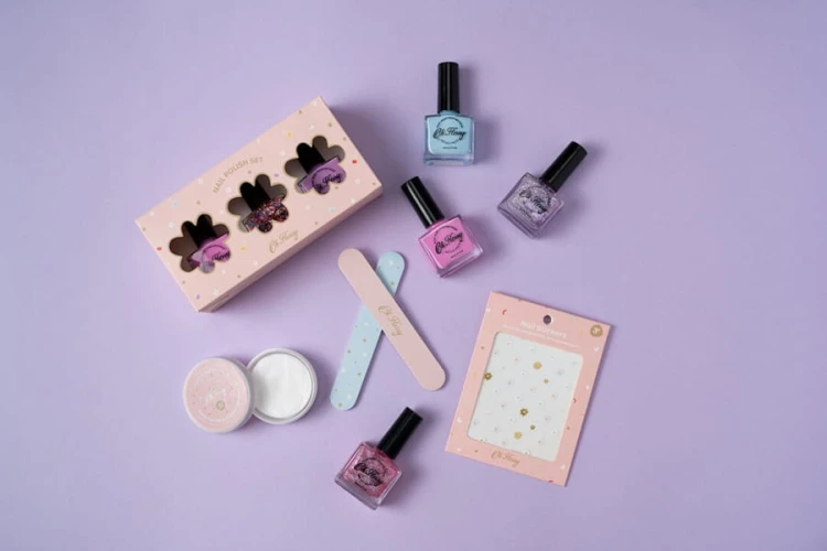 Oh Flossy - Oh Flossy, Lakier do Paznokci Fioletowy Brokat, 12 Ml, Bio Brokat, Roślinna Formuła