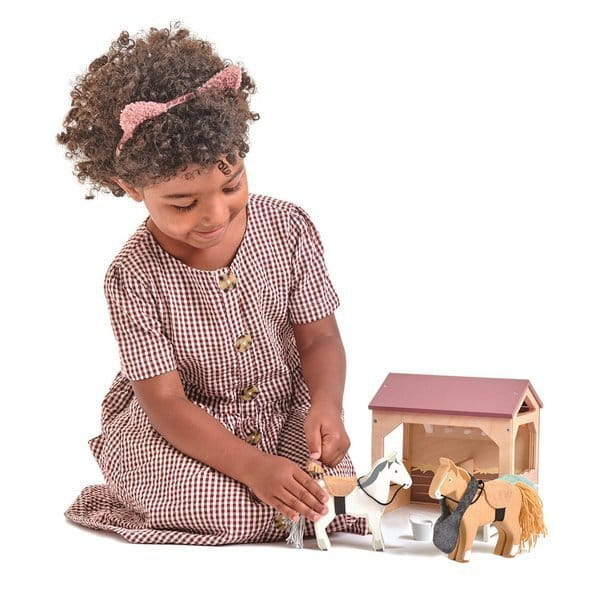 tender leaf toys - Drewniane Figurki do Zabawy  -  Stajnia z Końmi