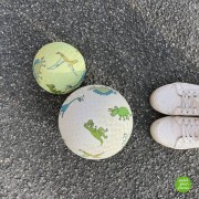 Petit Jour Paris® - Piłka z Naturalnego Kauczuku Dinozaury | Petit Jour Paris®