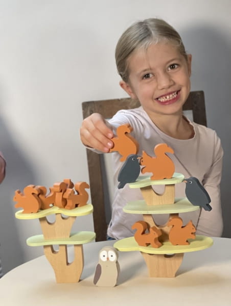 Egmont Toys® - Drewniana Gra Zręcznościowa, Balansujące Wiewiórki | Egmont Toys®