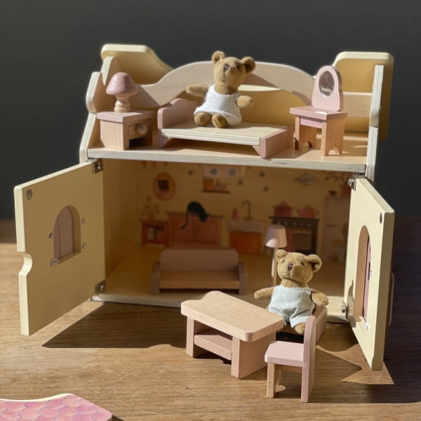 Egmont Toys® - Drewniany Domek z Rodzinką Misiów | Egmont Toys®