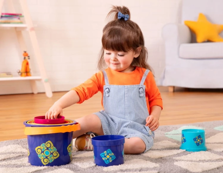 B.toys  -  Bazillion Buckets – Piramida Kubełki do Piętrowania