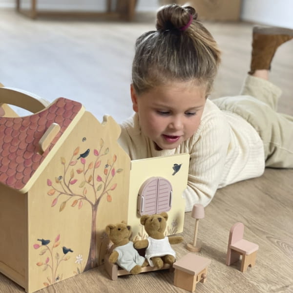 Egmont Toys® - Drewniany Domek z Rodzinką Misiów | Egmont Toys®