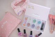 Oh Flossy - Oh Flossy, Naturalny Zestaw do Makijażu Deluxe, Cienie, Róż, Szminka i Akcesoria