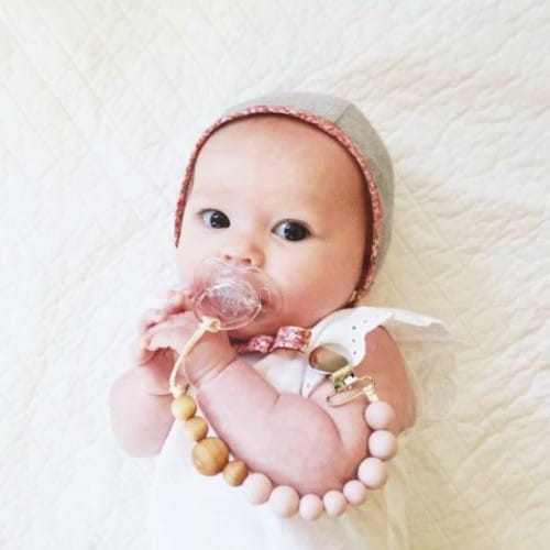Loulou Lollipop  -  Drewniana Zawieszka do Gryzaka i Smoczka Beż