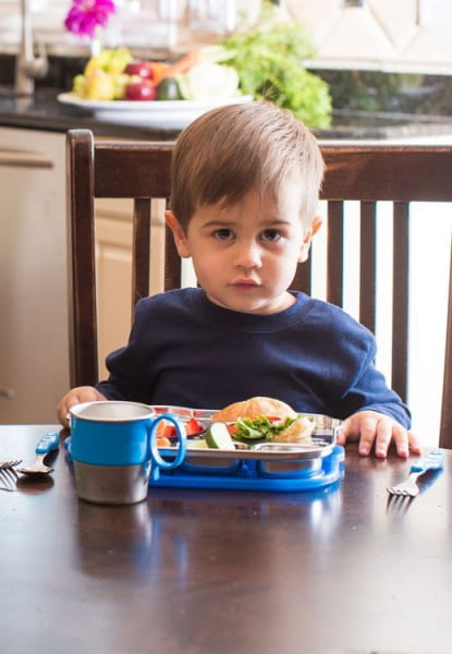 innoBaby - Talerz ze Stali Nierdzewnej z Przegródkami i Silikonową Pokrywką Innobaby, Różowy Autobus