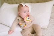 Loulou Lollipop  -  Gryzak Silikonowy z Zawieszką Pastel Rainbow