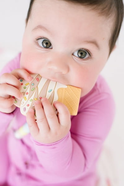 Loulou Lollipop  -  Gryzak Silikonowy z Zawieszką Dount Pink