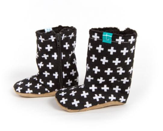 Titot  -  Swiss Cross Black &amp; Black Minky Kozaki