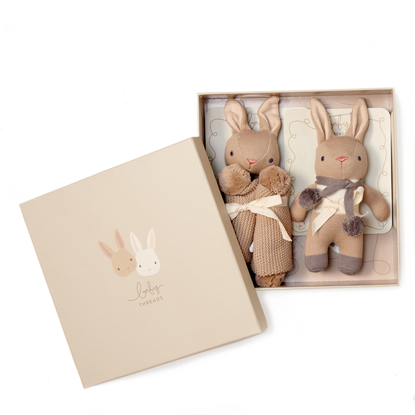 ThreadBear Design - Zestaw z Bawełny Organicznej  -  Grzechotka i Kocyk Przytulanka w Ozdobnym Pudełku, Taupe Bunny, Threadbear